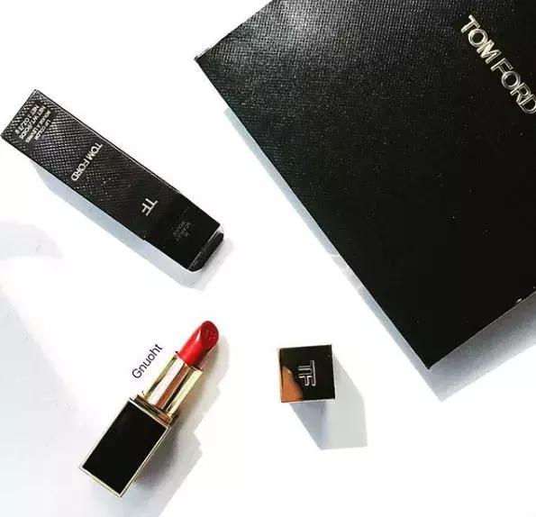 阿玛尼405兰蔻196唇釉,阿玛尼405兰蔻196有什么区别