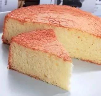 蛋糕胚配方与制作方法视频,蛋糕店制作蛋糕胚的简单方法