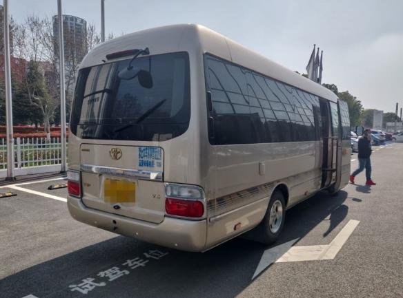 丰田考斯特7座商务房车驾驶室,丰田考斯特5.99米房车价格