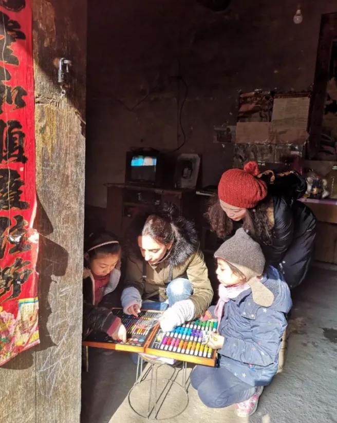 这个曾拯救了刘烨的女人上热搜了，结婚12年甜蜜如初，一双儿女人见人爱