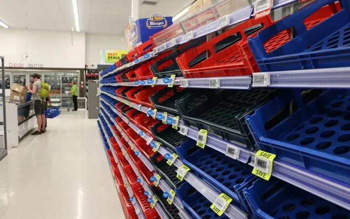 空姐失业后去超市打工，一条抖音视频火了！这是现在最好的活法？