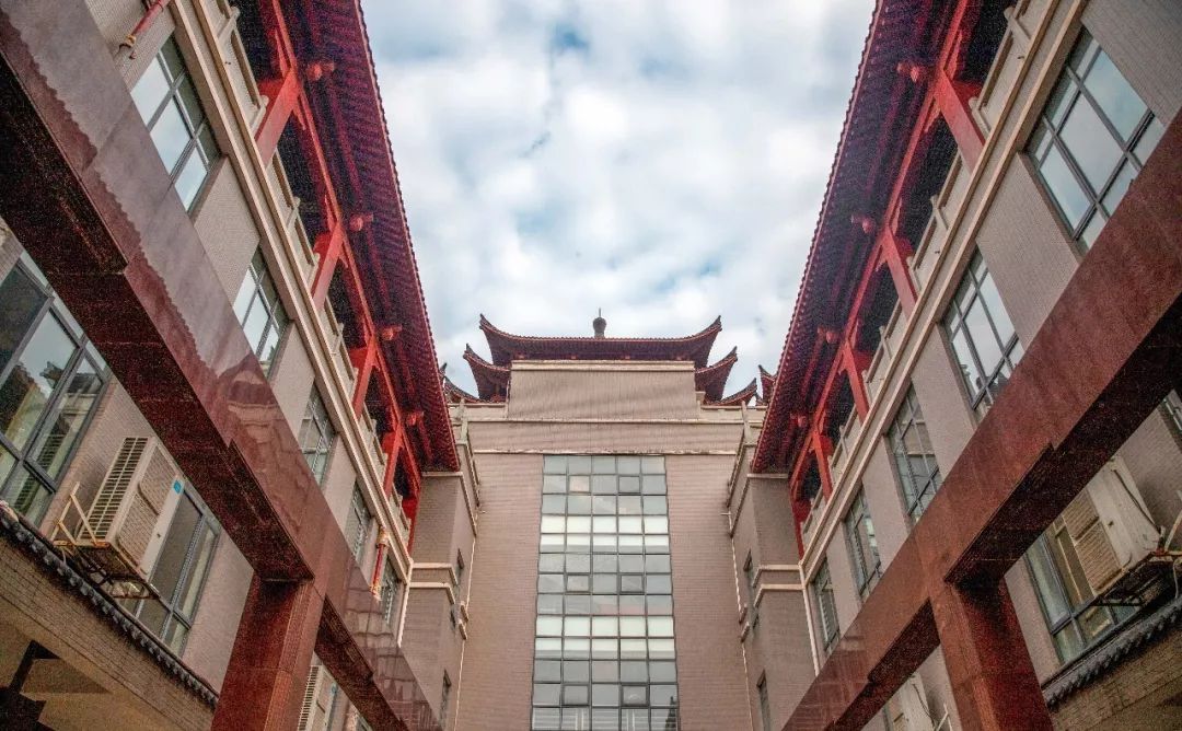 婀栧崡闀挎矙姘戞斂瀛﹂櫌,闀挎矙姘戞斂鑹烘湳瀛﹂櫌