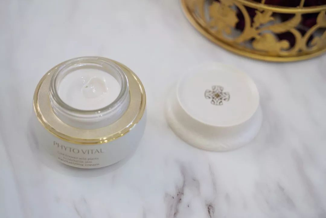 保湿滋润效果好的秋冬季面霜,这个秋冬让肌肤喝饱水