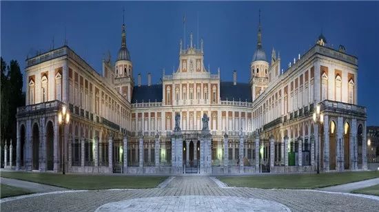 行走的老钱：私奔去浪漫的“两牙”