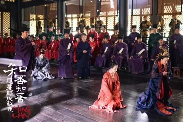 知否里面的墨兰应该如何逆风翻盘,明兰拿泥巴扔墨兰被二叔看见