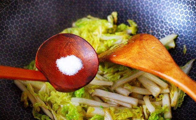 鸡胗肉丝大白菜,鸡胗炖大白菜怎么做