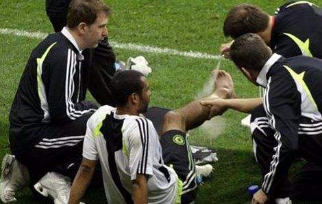 运动员受伤后如何止痛继续比赛,运动员受伤注射封闭后多久能比赛