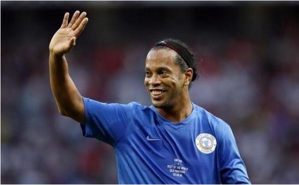 世界足坛第一人小罗,小罗从球王变囚王