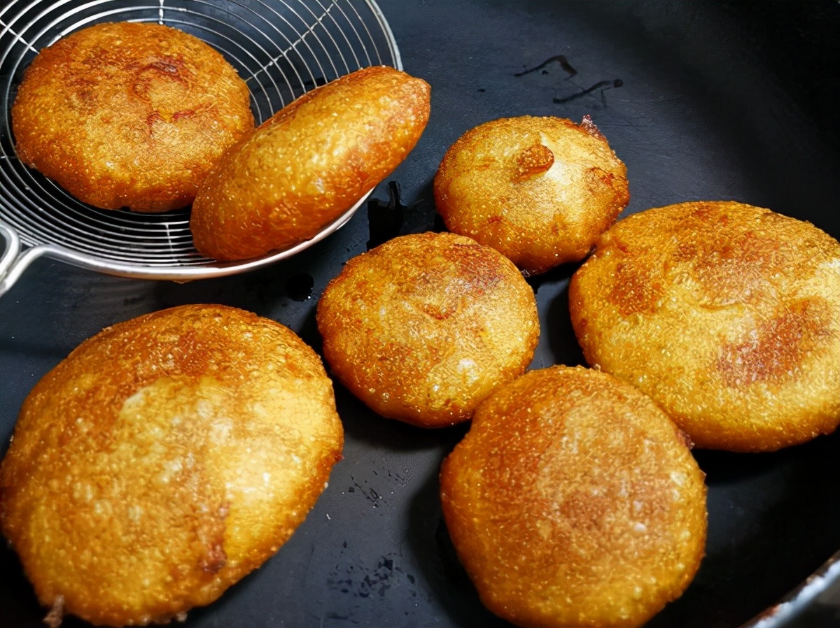 炸糖糕怎样做又酥又软,炸糖糕怎么做又软又好吃