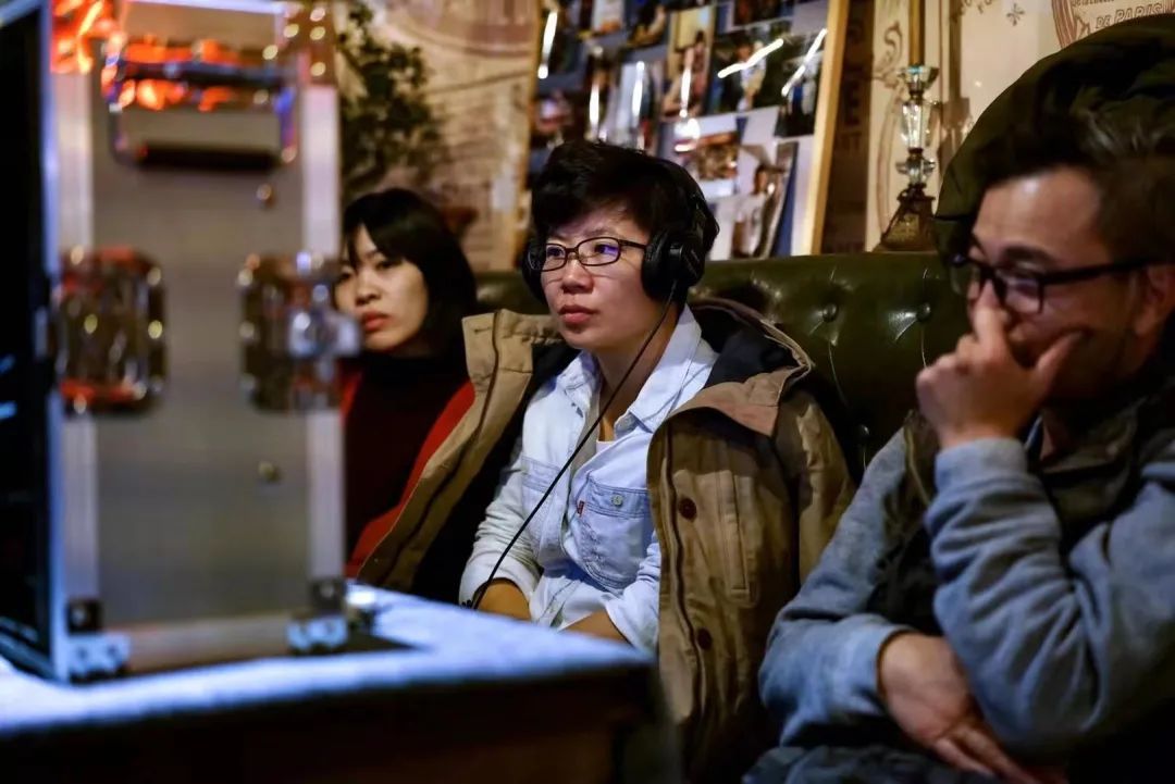 明天会更好导演顾晶,明天会更好电影采访女孩视频