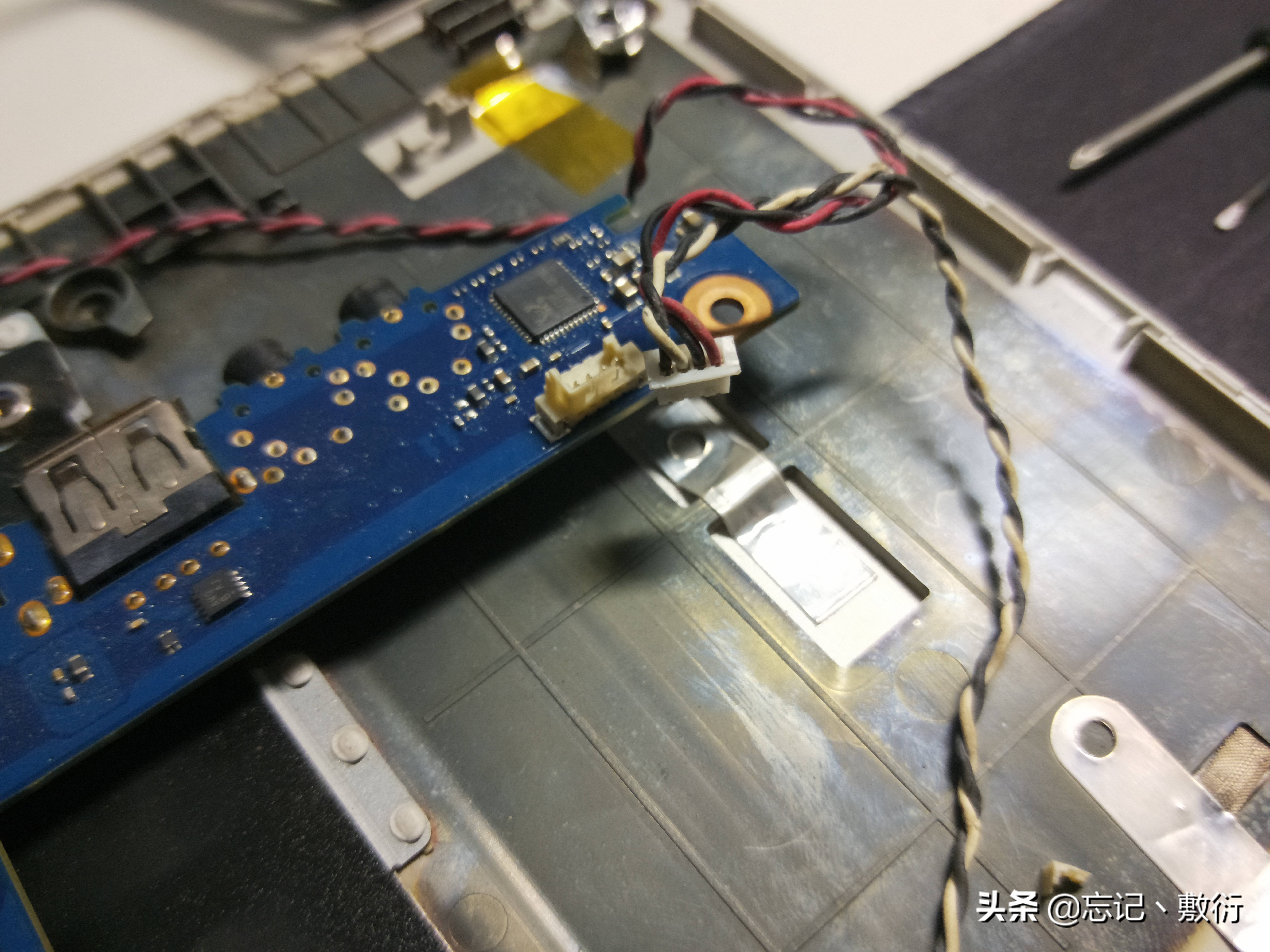 三星q460笔记本键盘拆解图鉴,三星笔记本r440键盘更换