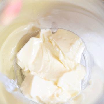 椰椰奶冻茶，会抖臀！1秒卖出1000+杯，有人开货拉拉来买…