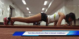 巧用背包练习平板支撑，更有效激活肌肉，对冲腰椎间盘突出