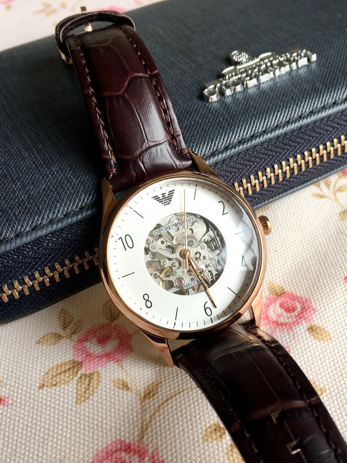 阿玛尼405跟阿玛尼405g有什么区别,阿玛尼手表什么档次