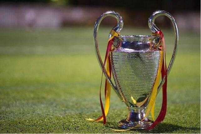 永久保留欧冠奖杯的球队图片,巴萨大耳朵杯