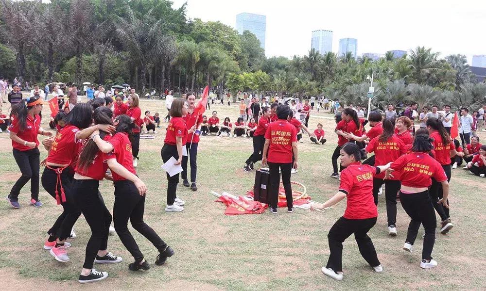 巨邦清明献花丨人间四月无心芳菲，上山看总设计师改革大步豪迈