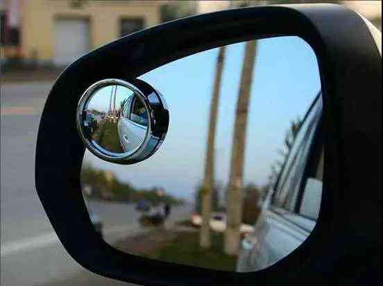 后视镜危害在哪里,后视镜有哪些盲区
