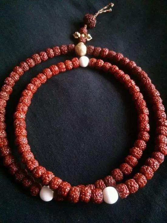 藏式老小金刚108颗包浆玉化,藏式盘龙小金刚容易包浆吗