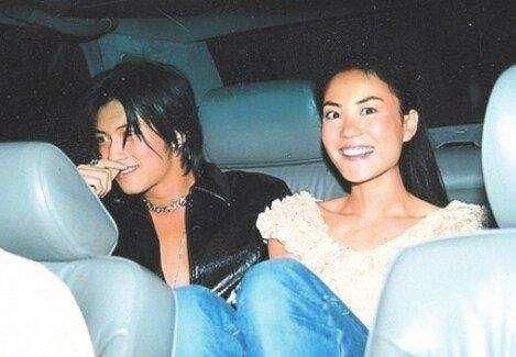 谢霆锋和张柏芝同台满屏恩爱,张柏芝谢霆锋甜蜜回顾