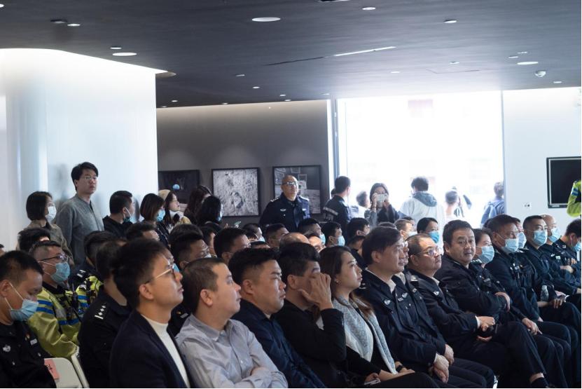 深圳交警无人机巡逻,深圳交警铁骑和机训