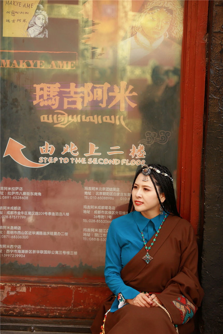 西藏布达拉宫攻略自由行,情侣藏服写真拉萨布达拉宫