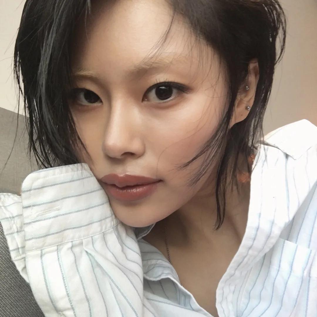 做权志龙闺蜜有多幸福?全球限定随便送:今晚我们都是柠檬精女孩