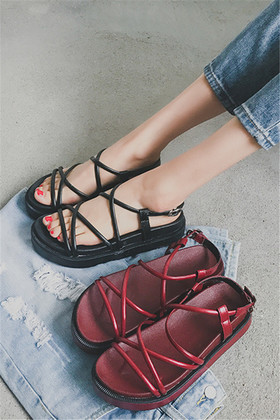 有胖胖的凉鞋,凉鞋穿什么款式好看