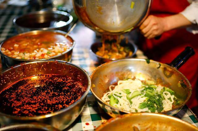 咸阳汇通十字亚洲最大面馆,咸阳最正宗的汇通面