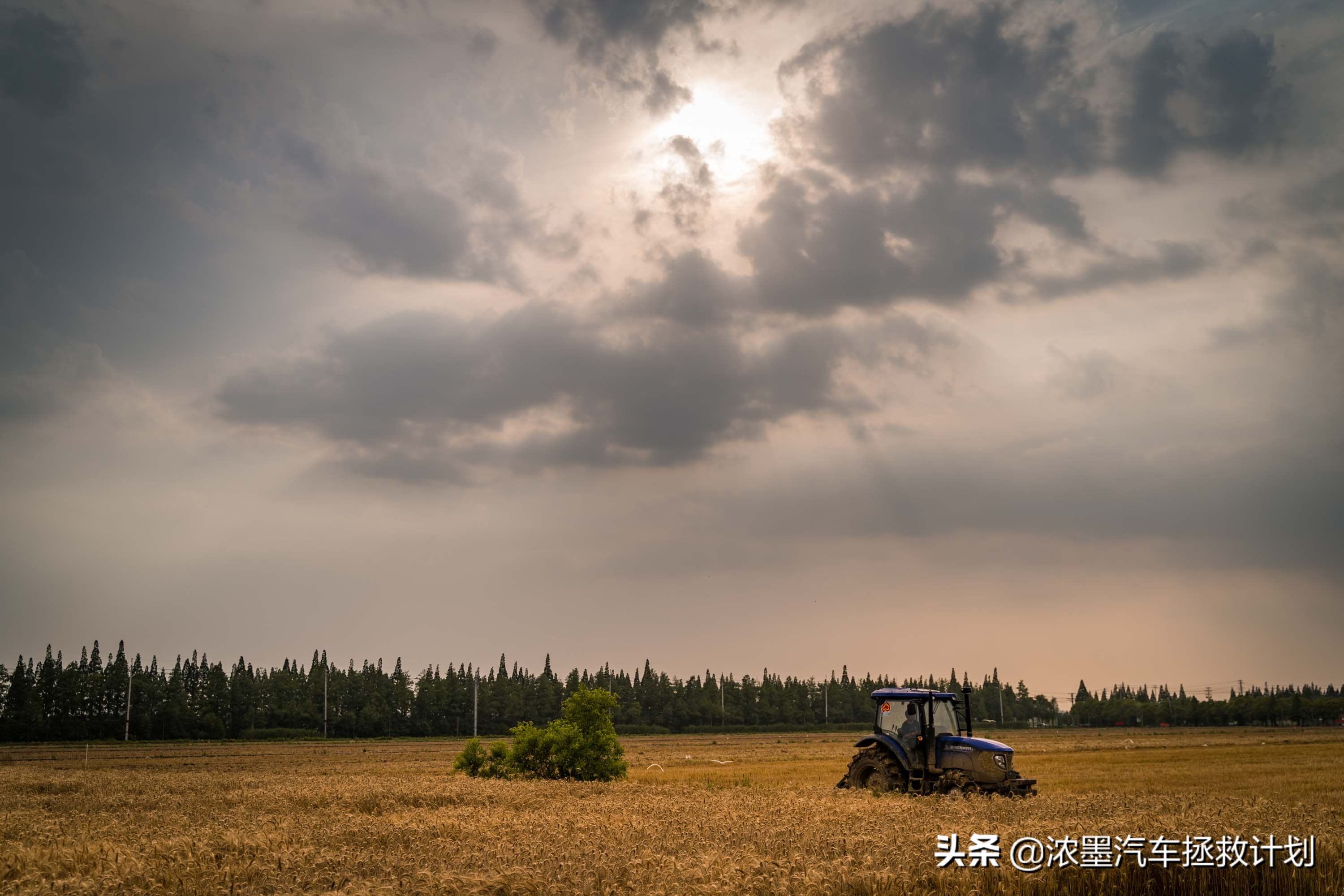「妙手生花」重建一台战损级桑塔纳，带给它历经千般后的华丽重生