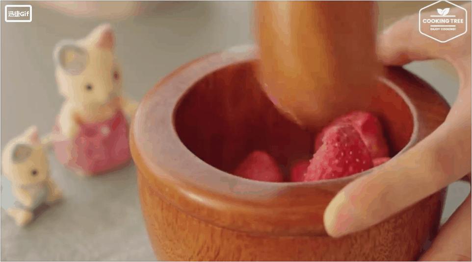 冬天百分之百成功的巧克力甜品,炼乳草莓巧克力