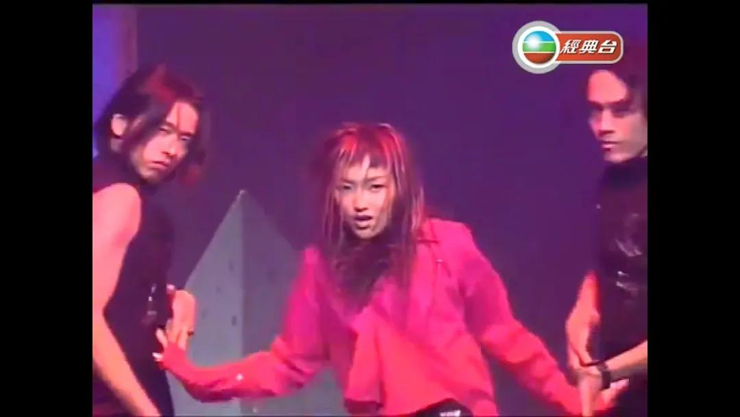 和49岁的她比，流量们的努力好廉价