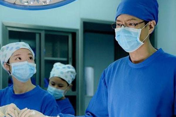 孕妈执意剖腹产，只为了不想“刮毛”，医生一番解释后，改变主意