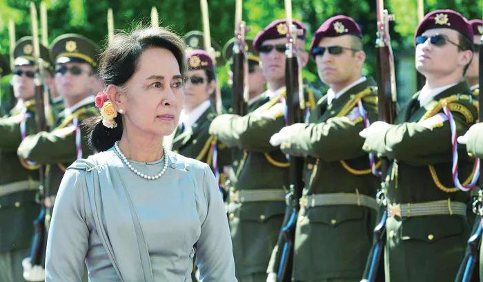 贝佐斯最新消息今天,新闻联播贝佐斯卸任ceo