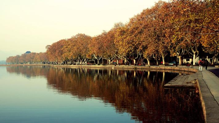 杭州西湖附近可住6人的家庭民宿,去西湖玩住民宿还是住酒店