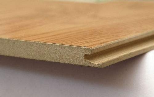 实木地板复合地板与wpc地板哪个好,1.2厚强化复合地板与实木地板