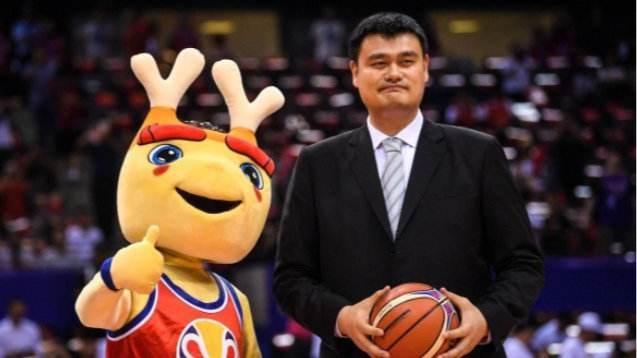 姚明哭笑不得视频,姚明式罚球吓坏禅师