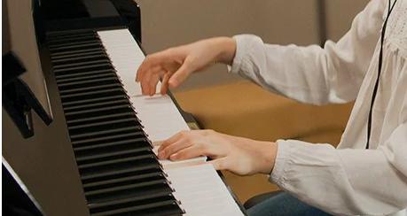 雅马哈钢琴b121官网价,雅马哈钢琴102全新