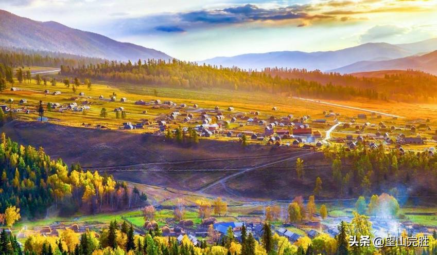 最近流行起来的旅游模式,自由旅游和报团旅游的优缺点