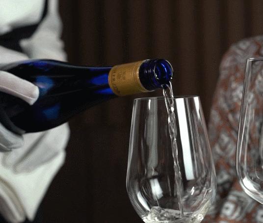 这家人均880的私房菜，连杯子都是施华洛世奇