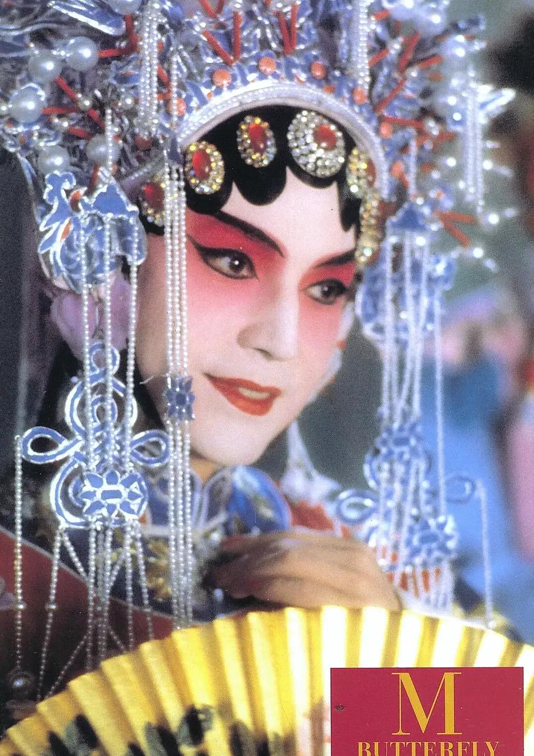 他是《洛丽塔》男主，畸形恋专业户，也是禁欲系不老男神