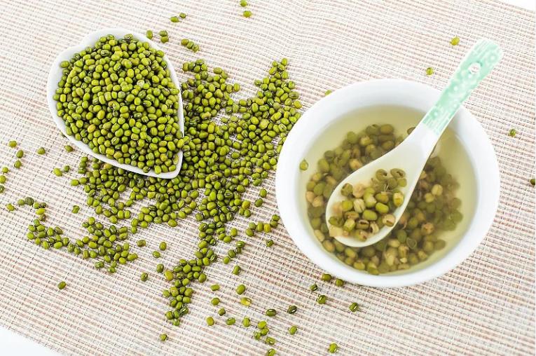 天天养生茶保健康,三豆饮清热解毒