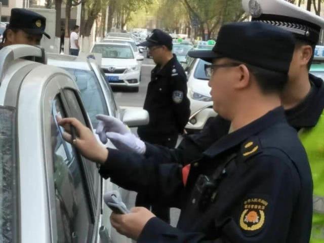 被贴了罚单怎么操作不用交罚款,被贴罚单必须去交警处理吗