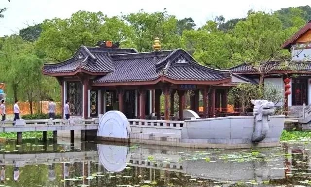 惠州博罗木屋温泉,惠州富力养生谷网红温泉度假别墅