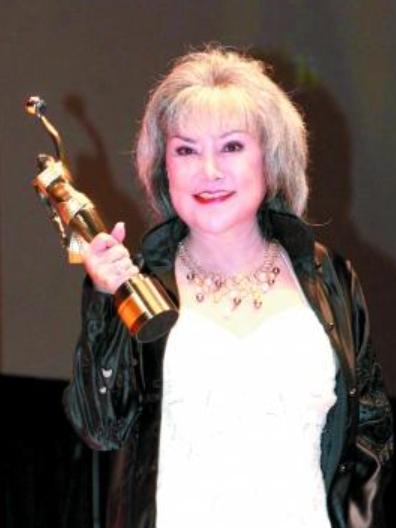 一代*星艳**遭封杀、被出轨，还毁容，69岁却重新光芒万众