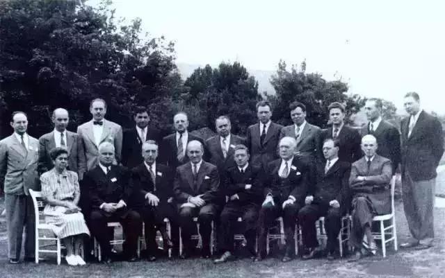 面积仅有足球场一半，但这里存放着人类最大规模的财富