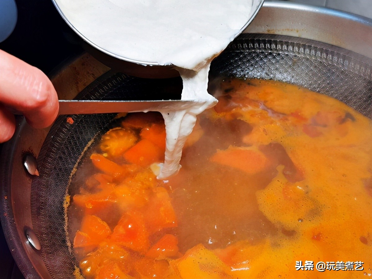 番茄虾仁面疙瘩,西红柿虾仁疙瘩汤全家都爱喝