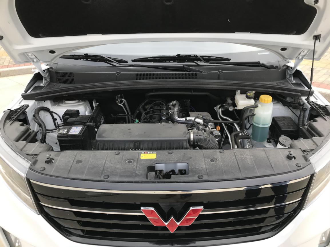 五菱宏光plus评测柴油版,五菱宏光plus新款测评