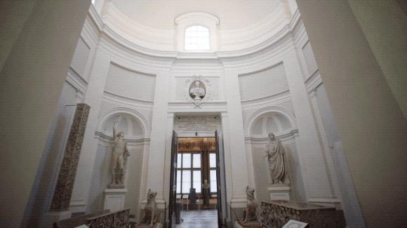 他捐了1000多亿文物,他捐给中国上千亿文物