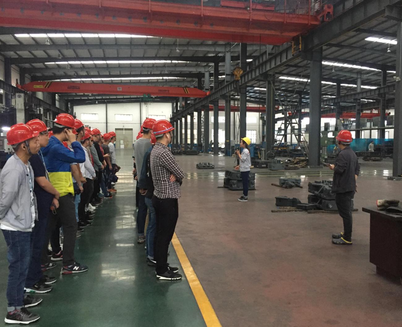 本科生与专科生哪个更容易就业,专科学历真的有那么难就业吗