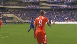 来开心一下,国足让人喷饭的爆笑gif